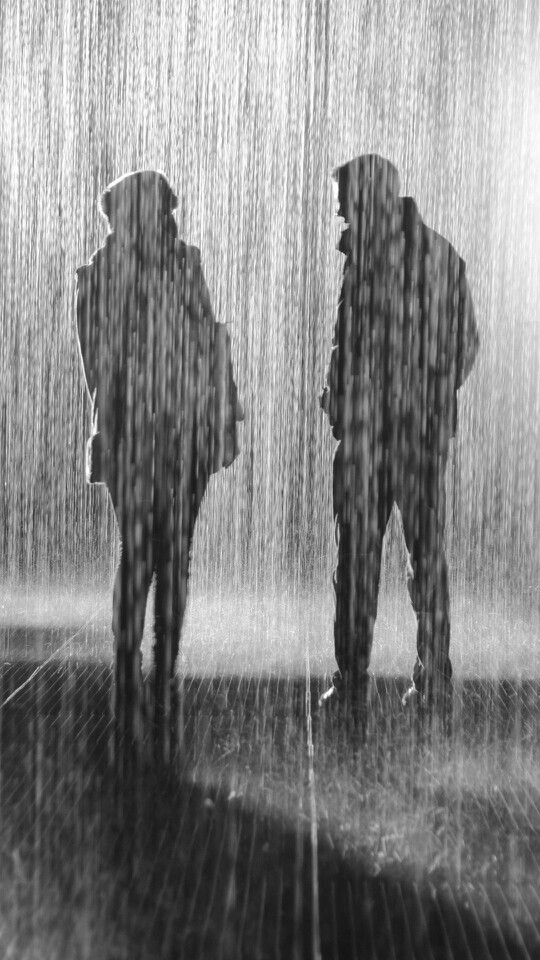 【黑白壁纸】欧美,情侣,雨天,淋雨,对视.
