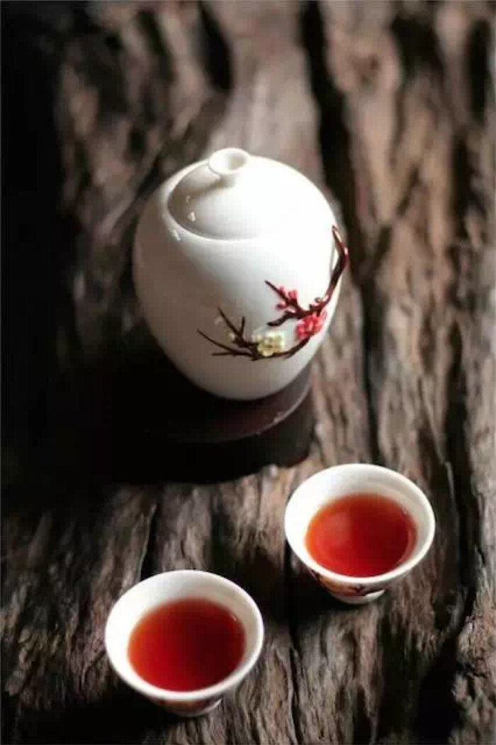 一个人,独饮.