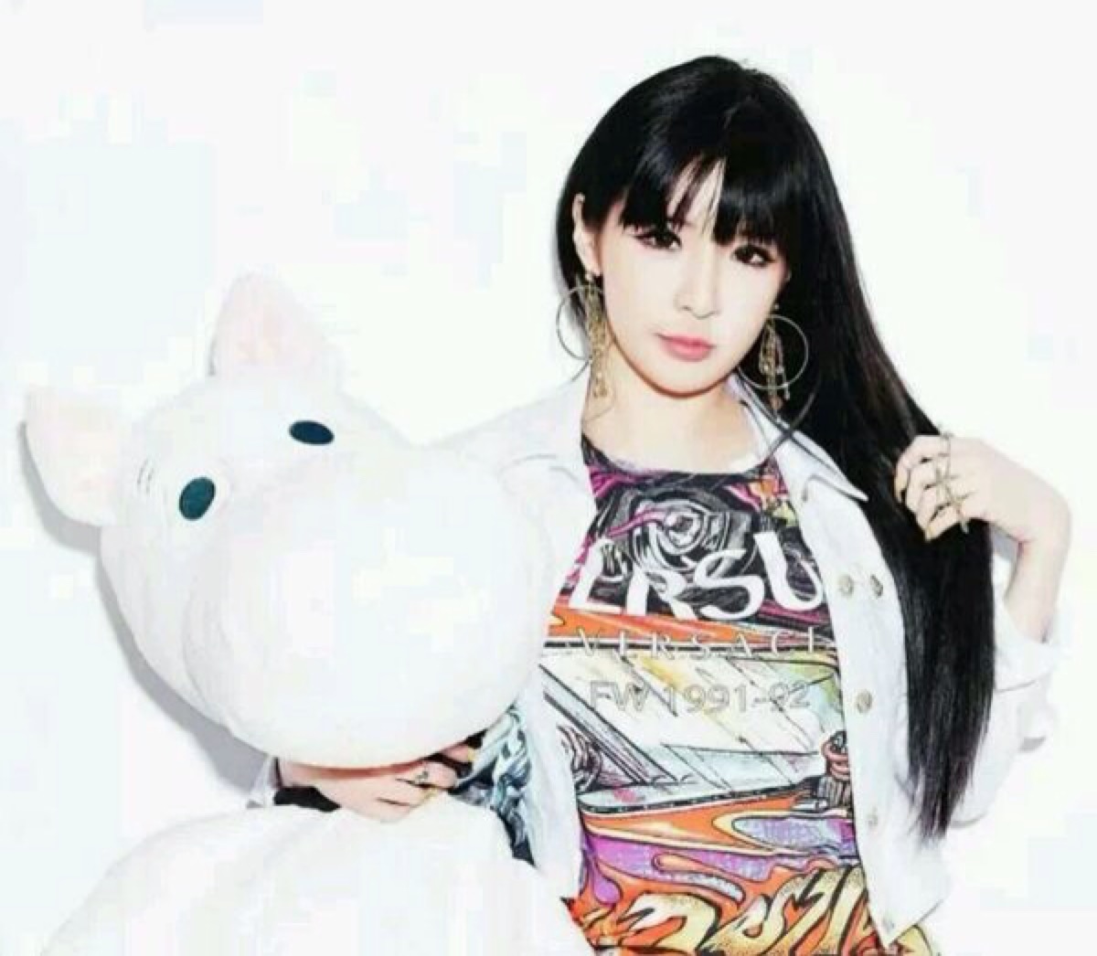 蹦米bom 2ne1 朴春 八次元