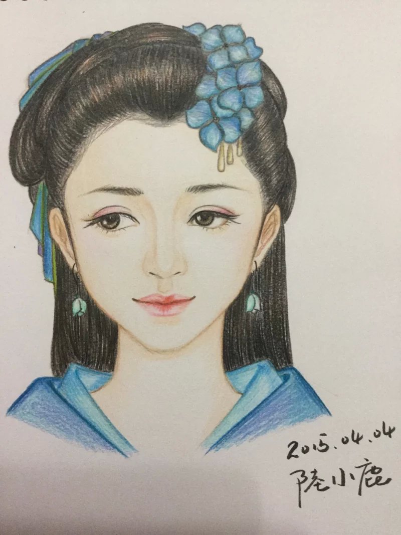 作者:小白免 彩铅 插画 美女