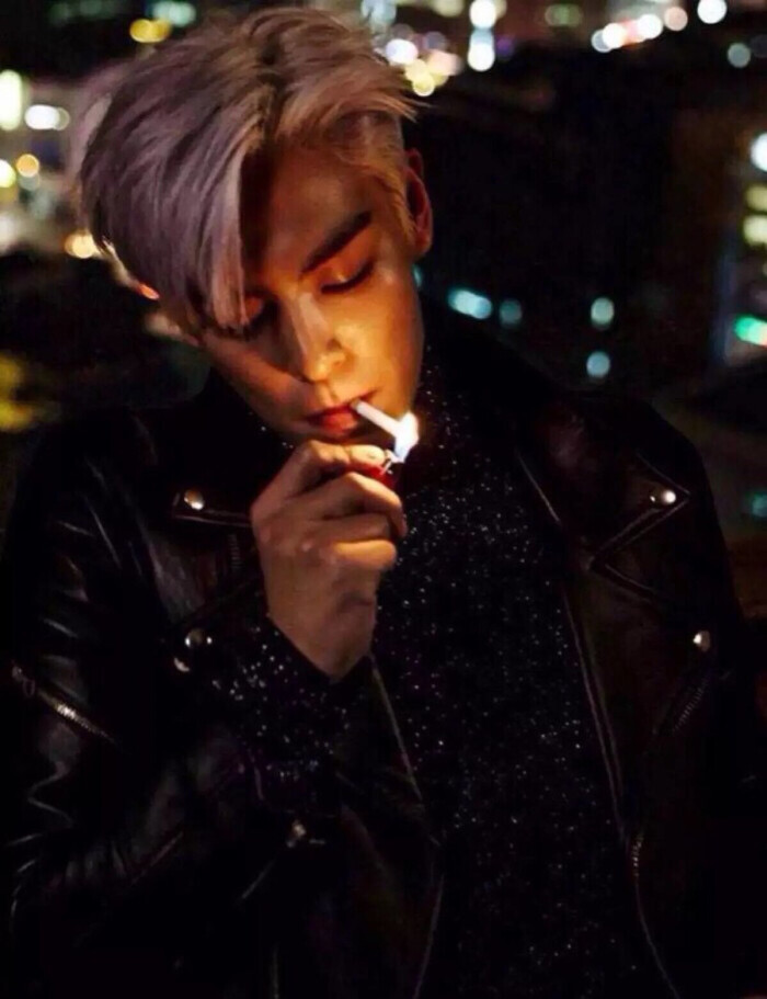 从来不喜欢抽烟的男人 你是例外抽烟太有魅力