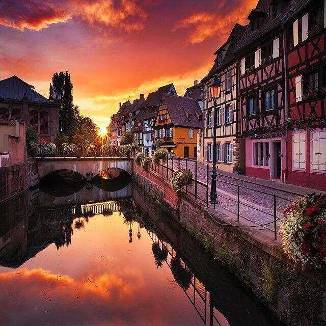 法国最美的童话小镇埃吉谢姆