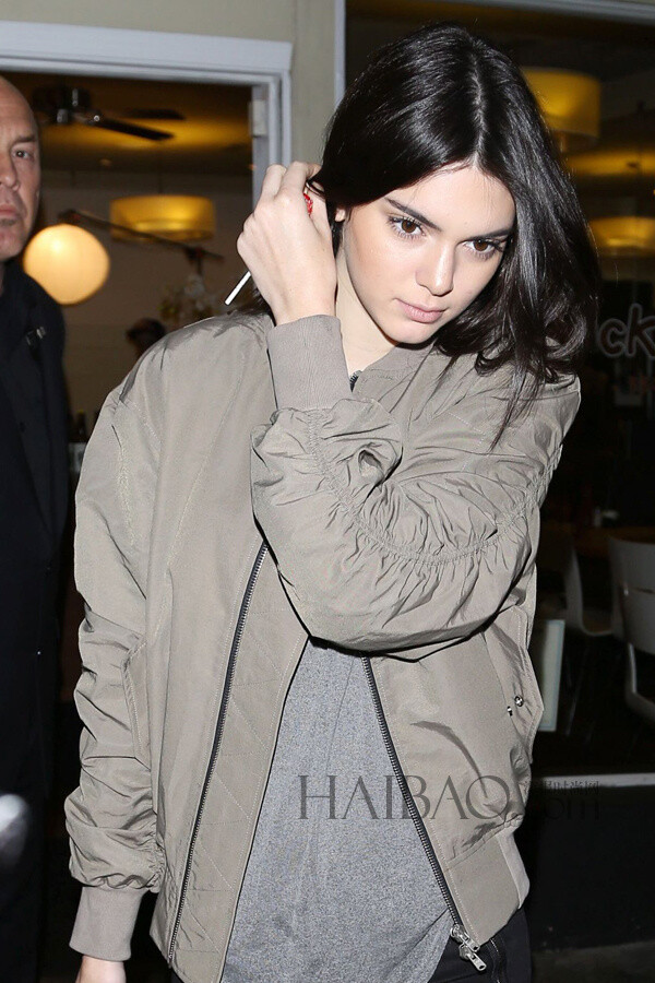 jenner 别名:kendall nicole jenner 国籍:美国 身高:179cm 体重:61kg