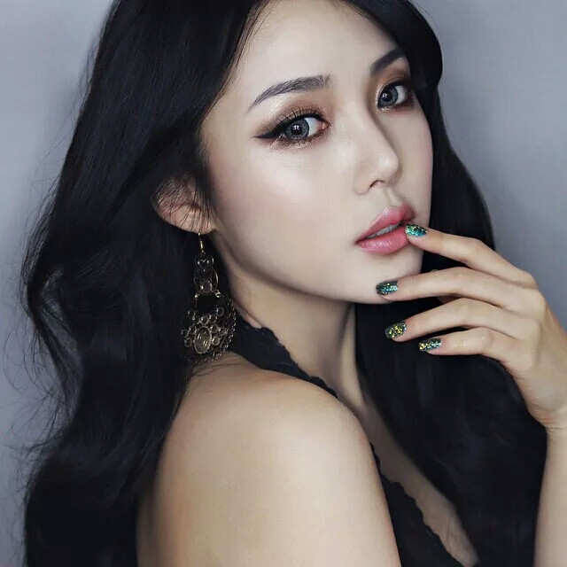 韩国美女化妆师pony 妆容 头像