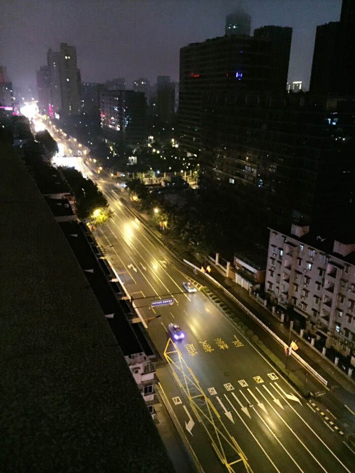 我的国庆在路上#杭州雨夜. - 堆糖,美图壁纸兴趣社区