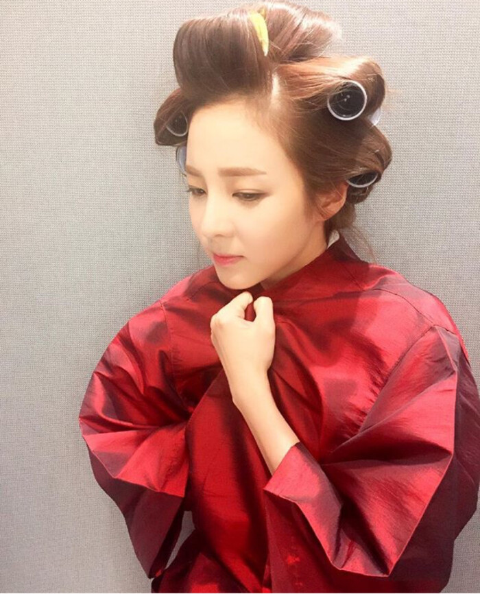 9/30 2ne1 朴山多拉 sandara