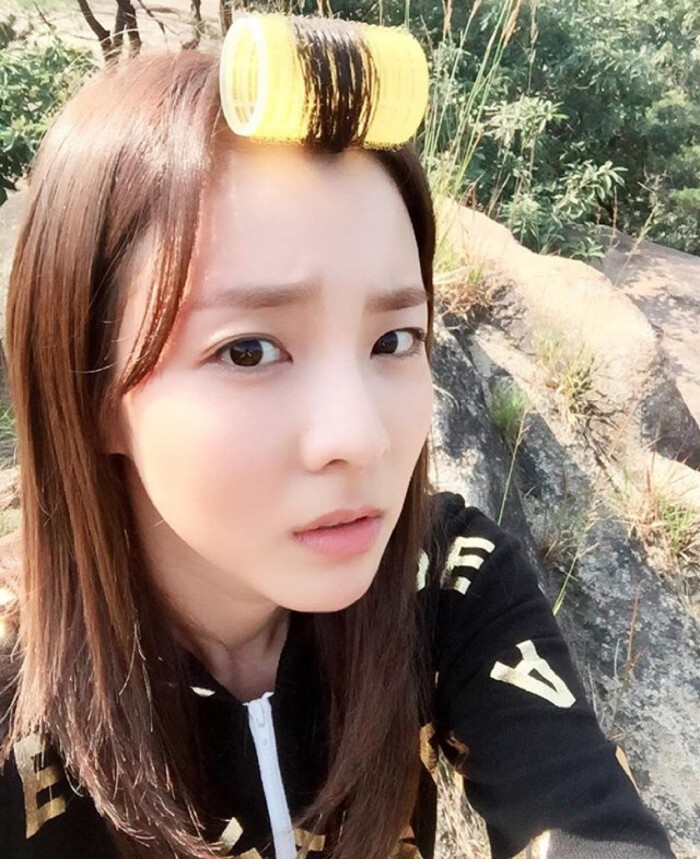 10/2 2ne1 朴山多拉 sandara