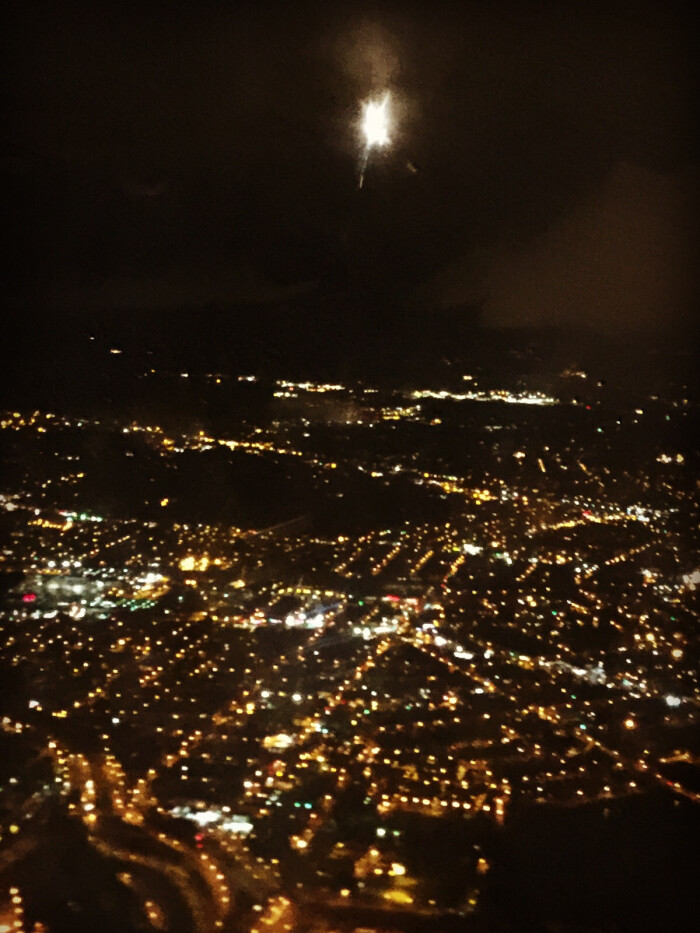 飞机夜景