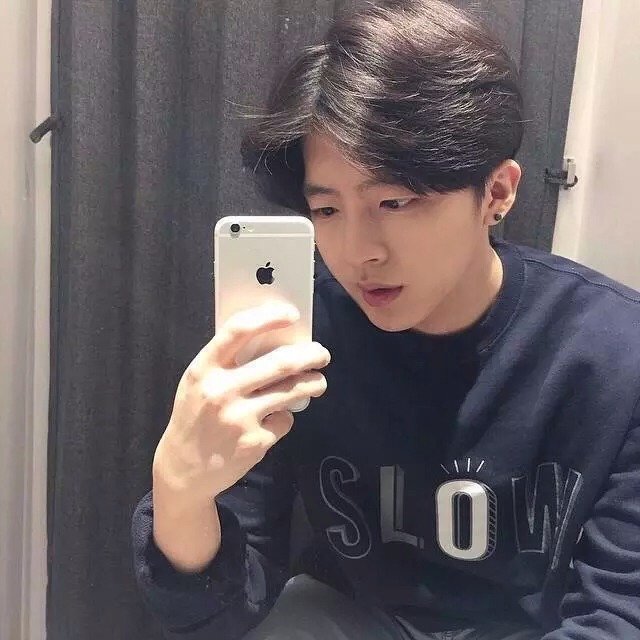 金贤宇 