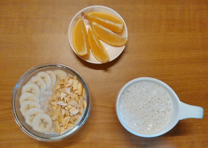 10.19早餐:蔬果干燕麦粥,香蕉奶昔