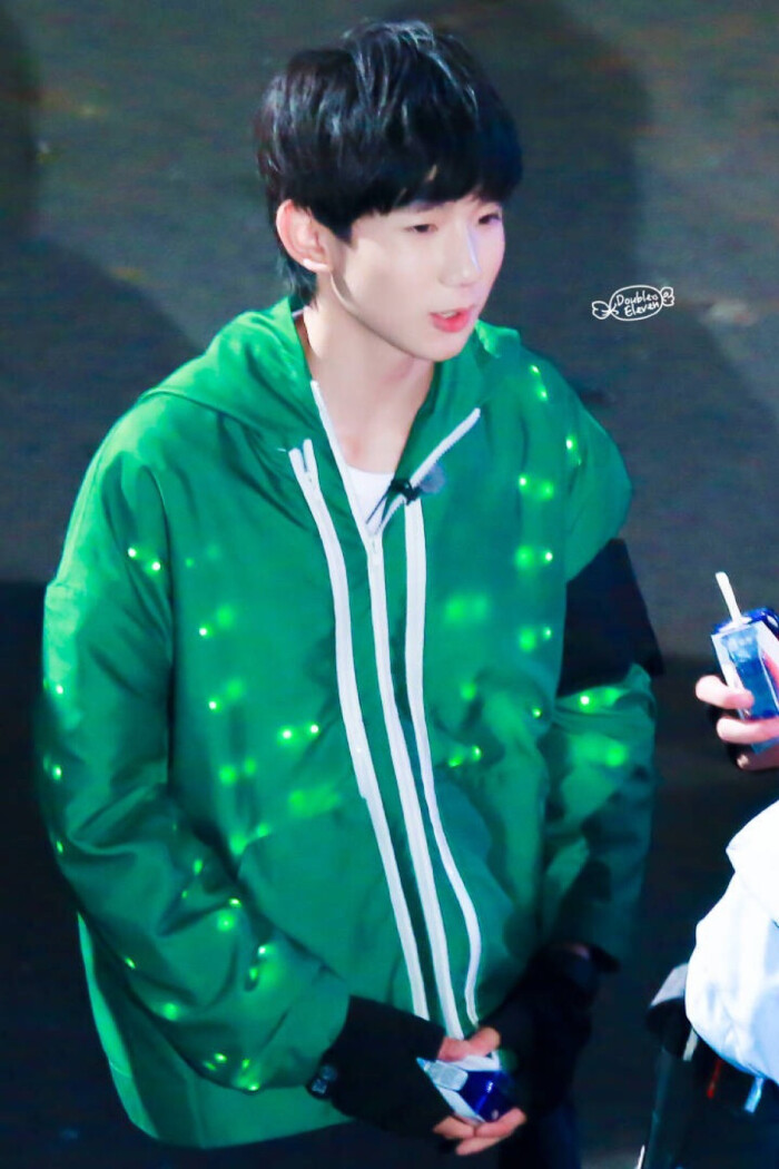 王源 #tfboys王源 #tfboys iphone手机壁纸桌面背景 高清 美颜