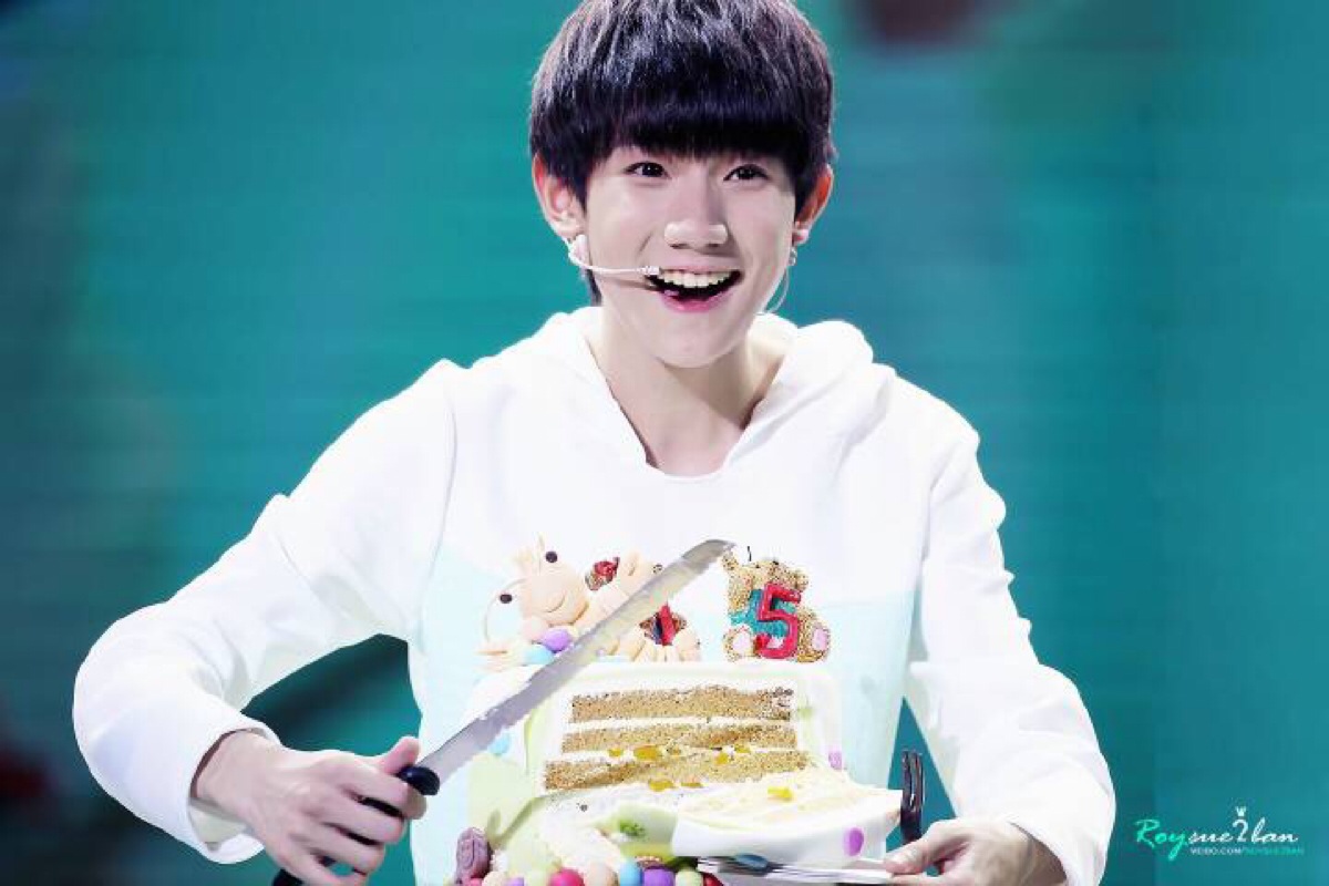 王源 #tfboys王源 #tfboys 电脑桌面壁纸桌面背景 高清 美颜 可爱