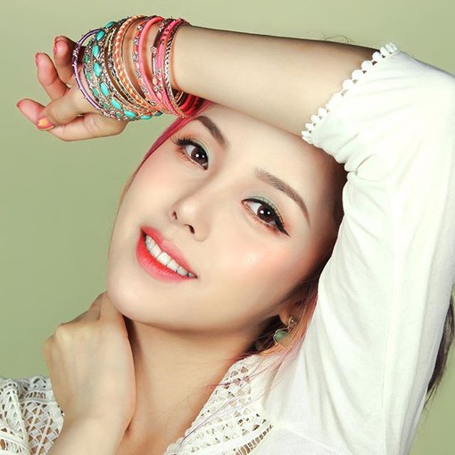 韩国美女化妆师pony妆容 头像