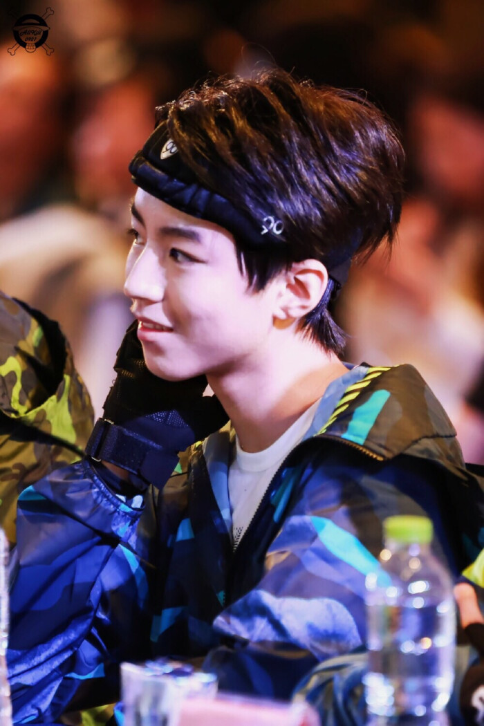 tfboys王俊凯 #tfboys iphone手机壁纸桌面背景 高清 美颜 可爱酷帅