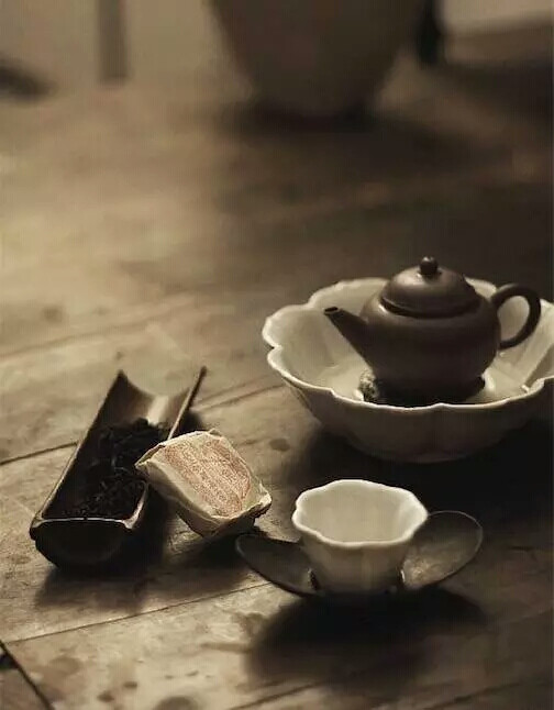 懵懵懂懂喜欢上茶,那淡淡的茶.