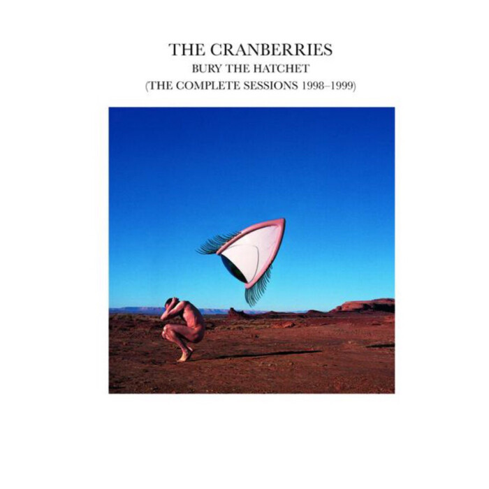 《bury the hatchet(重归于好)》来自 the cranberries(1994年4月)