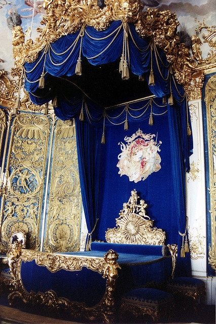 林登霍夫堡皇宫(路德维希二世国王的卧室)