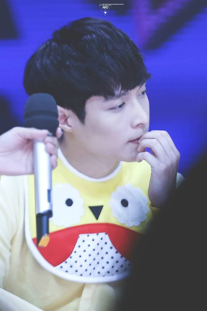 exo lay 张艺兴 cr:logo