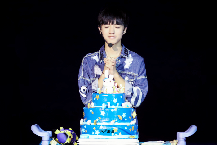 王俊凯# #tfboys王俊凯# #tfboys# 150919 王俊凯生日会 cr:越越努那