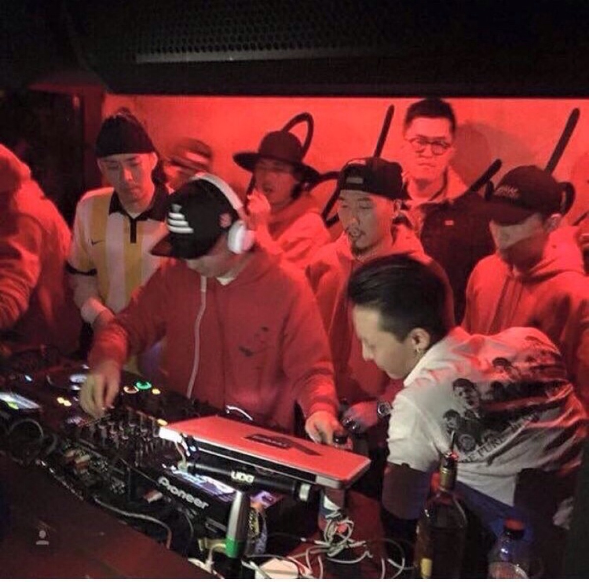 g-dragon 权志龙 gd#151212 cakeshop club饭拍[心]怎么可以这样魅力