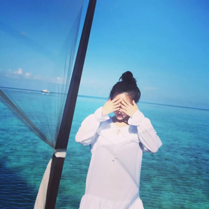 嗯哼 意境 发型 女生头像 韩国 韩头 背影 可爱 小清新 唯美 收集by