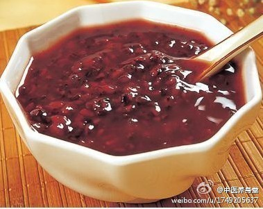 4款清体排毒粥】1,黑芝麻糙米粥:糙米150g,黑芝麻2匙,糖适量,润肠通便