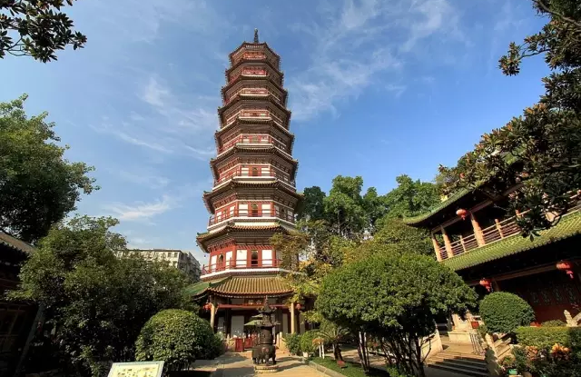 六榕寺位于广州市的六榕路,是广州市一座历史悠久,海内外闻名的古刹.