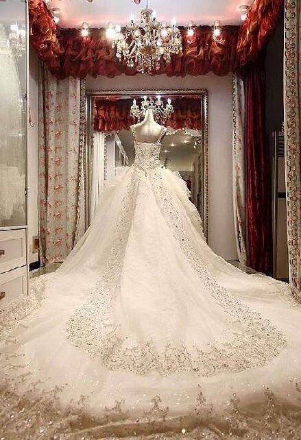 穿最美的婚纱嫁给最爱的人 霜
