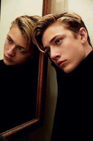 lucky blue smith