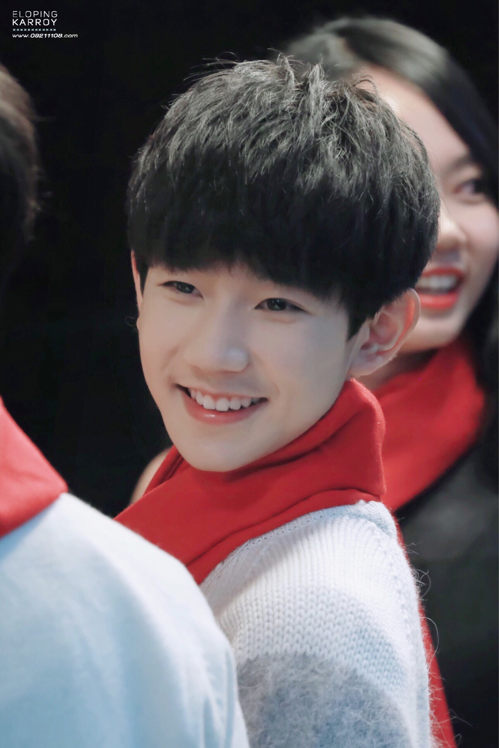 tfboys王源 151130 qq空间红围巾公益 cr:elopingkarroy