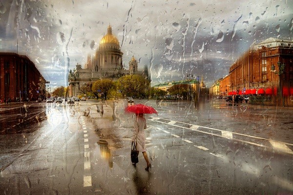 俄罗斯摄影师eduard gordeev把本是司空见惯的雨天场景拍的像油画一般