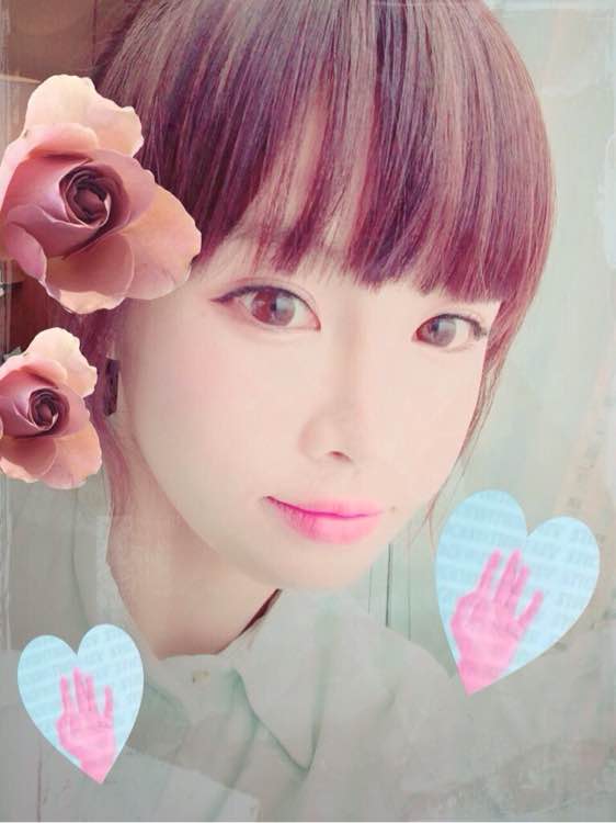 全宝蓝,1986年3月22日出生于韩国首尔,毕业于明知专门大学,韩国女歌手