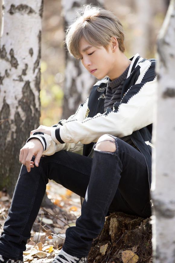 #武林学校#人气巨星尹时宇(李玹雨饰)与中…-