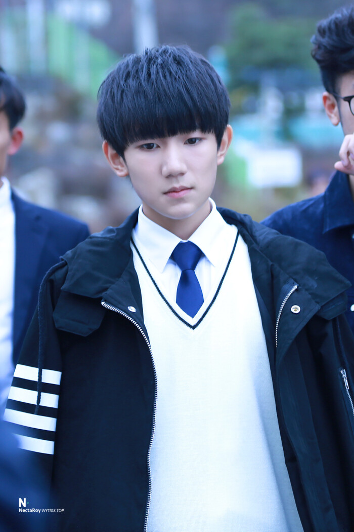 tfboys王源 韩国行程上班 cr:nectaroy