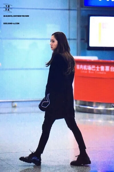 郑秀晶 krystal 机场 搭配 发型 街拍 酷帅 女神