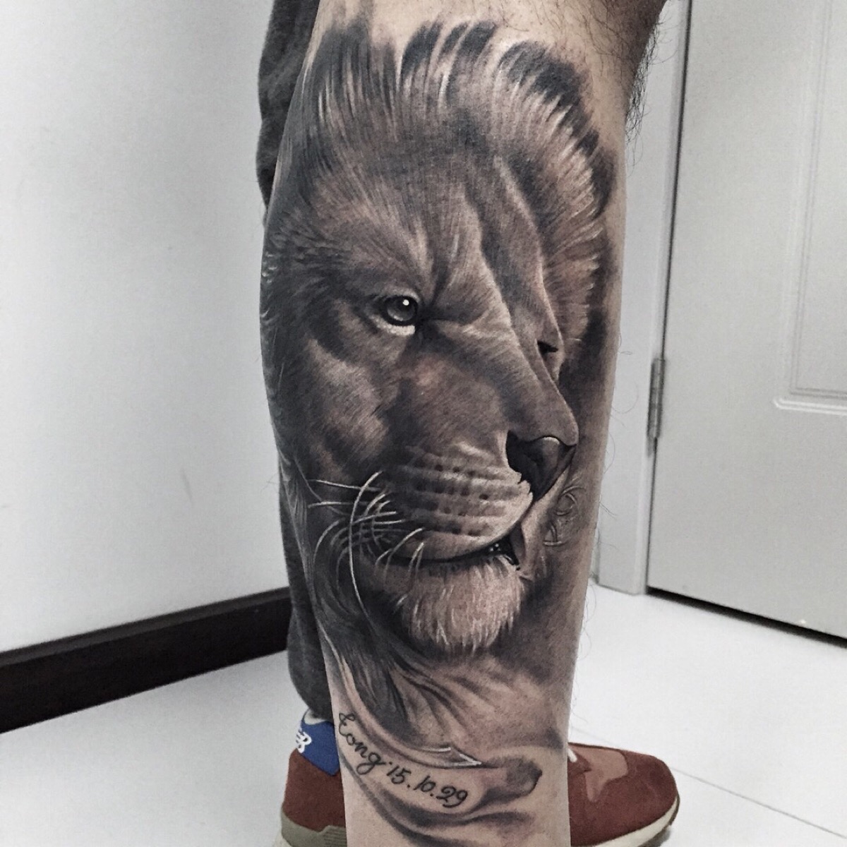 写实狮子纹身小腿纹身