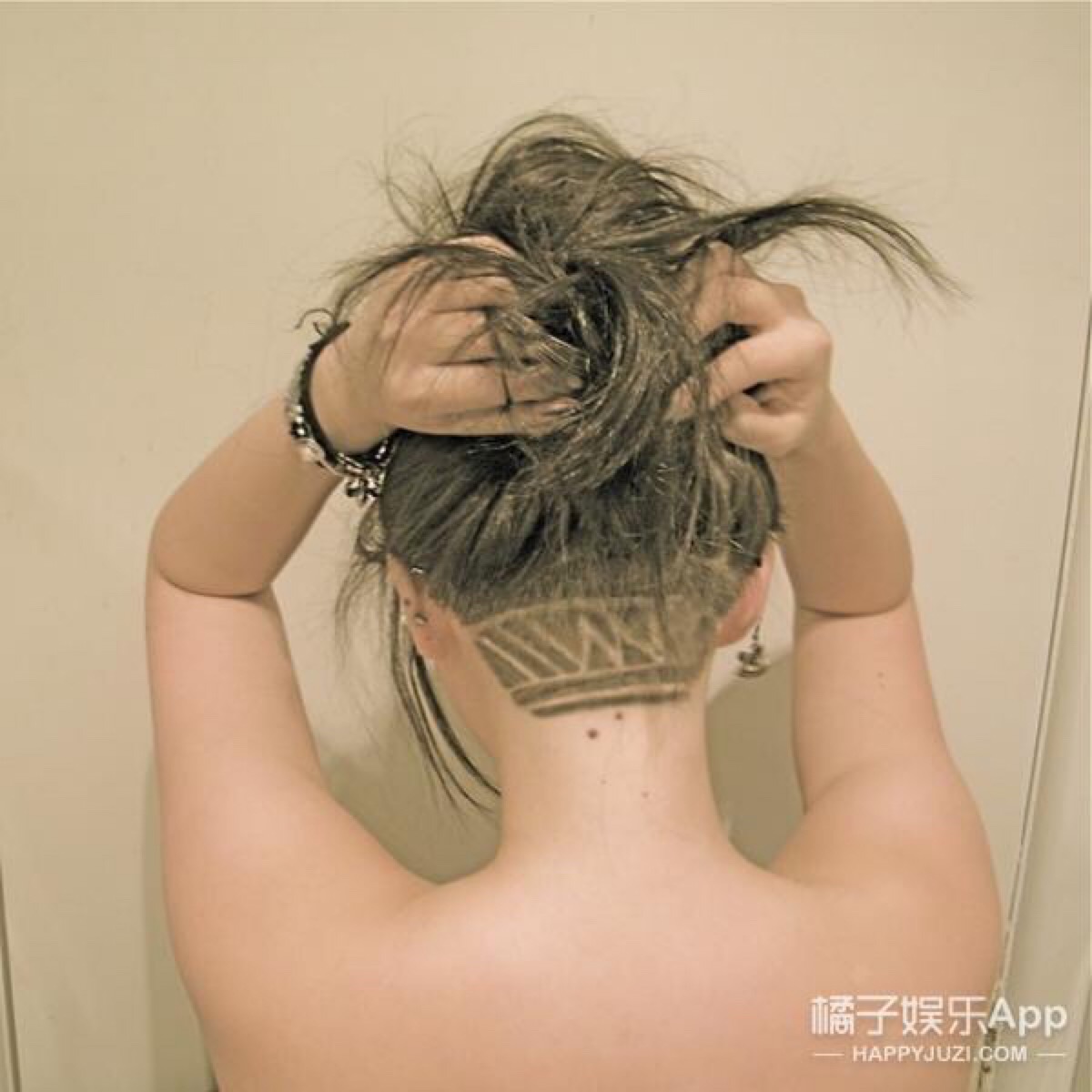 女性under cut,颈部剃发