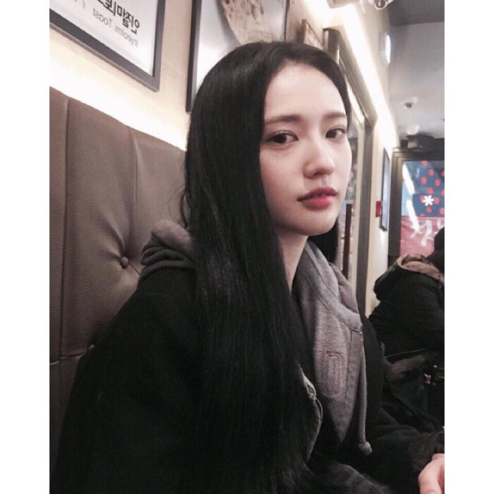 黑长直,中分长发