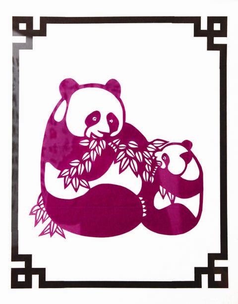 可爱的熊猫剪纸作品