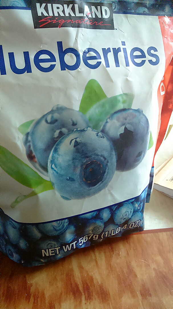 kirkland的蓝莓干。原颗晒干的蓝莓干,里面…-堆