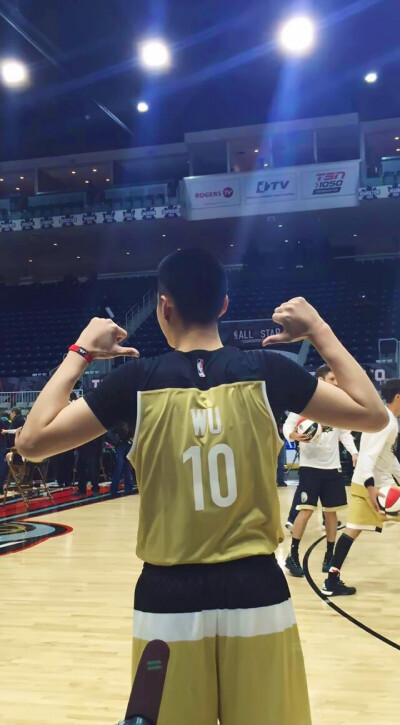 吴亦凡 篮球 nba全明星篮球赛 帅哥 kris 男头 壁纸 男神 长腿欧巴