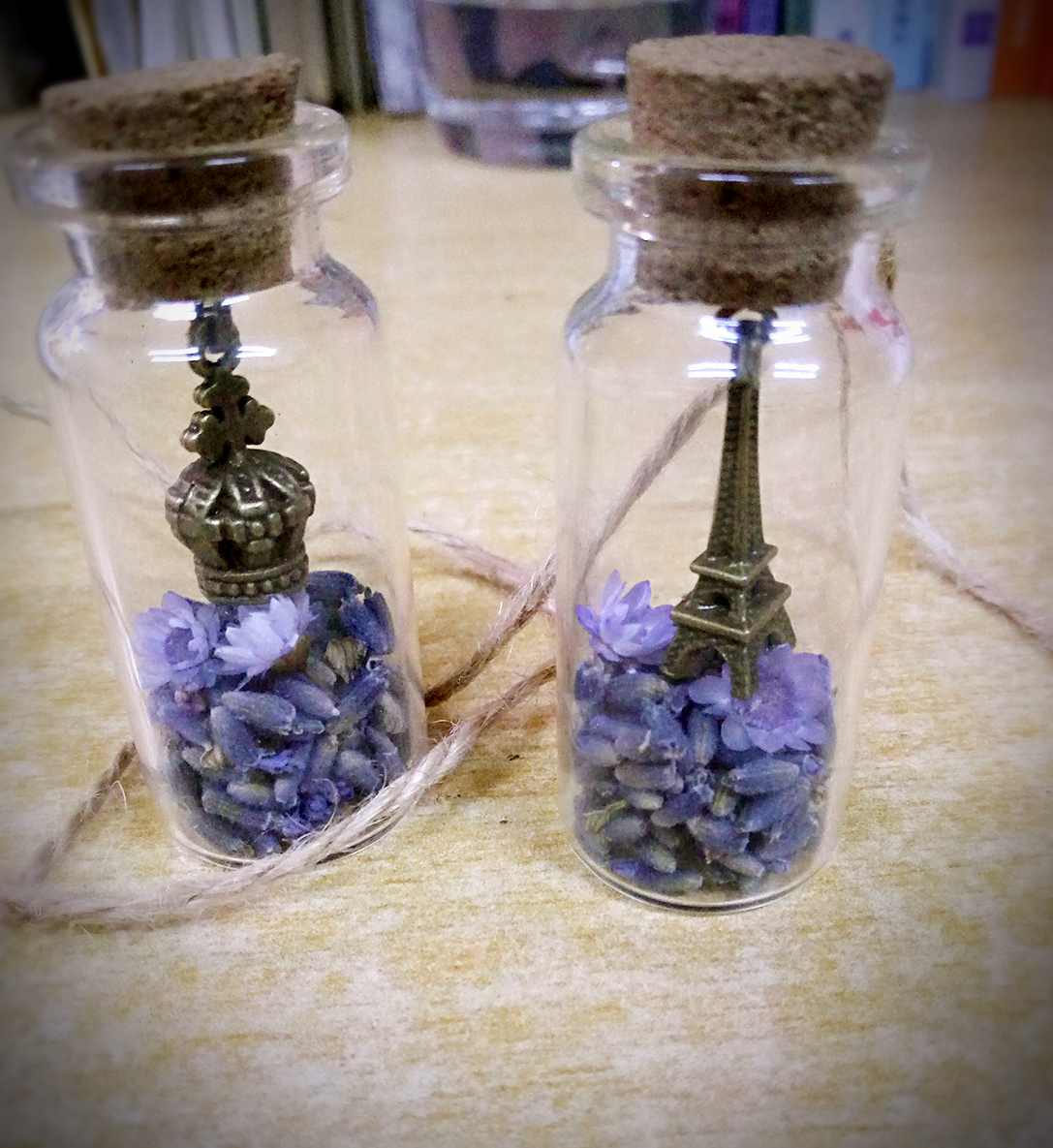 薰衣草勿忘我,搁浅着皇冠与铁塔,流年静止(ps:在没有珠宝钳没有胶水的