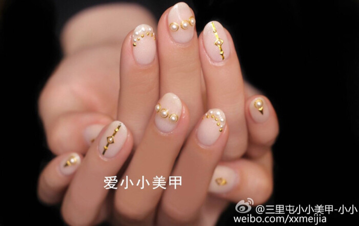 白色系珍珠美甲