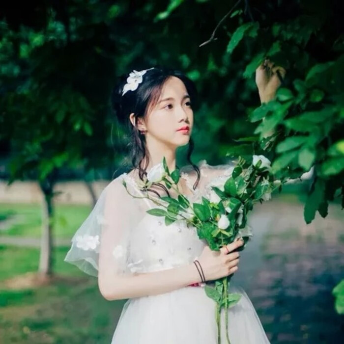 嗯哼 意境 发型 女生头像 韩国 韩头 背影 可爱 小清新 唯美 收集by