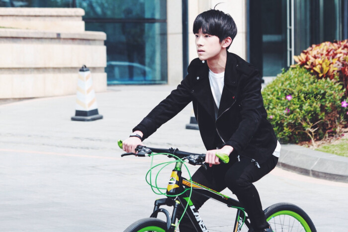 易烊千玺 #tfboys 超少年密码拍摄花絮 高清 帅气