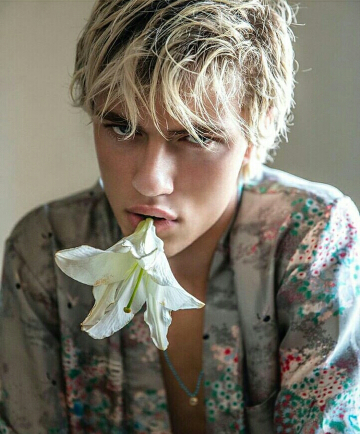 lucky blue smith 欧美男头