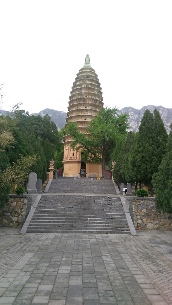 登封市嵩山景区◎嵩岳寺塔