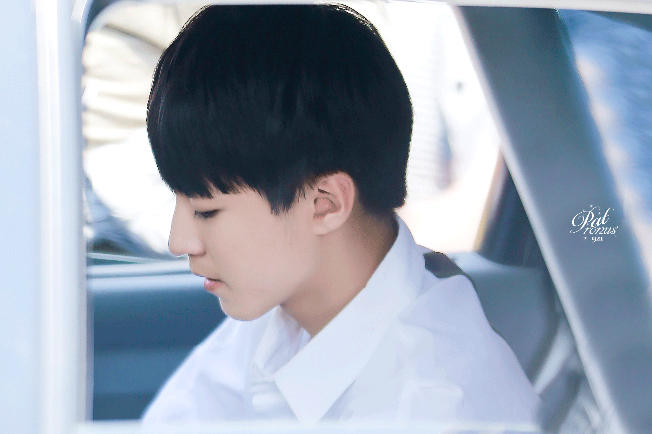 王俊凯 超少年密码拍摄 cr.logo