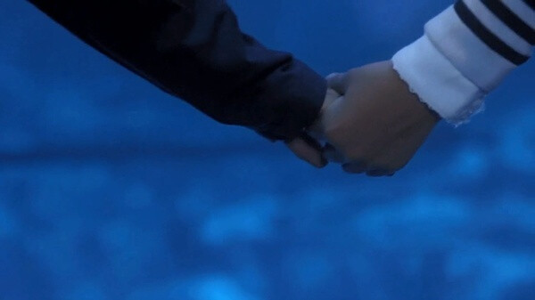 牵手 手牵手 情侣 爱情 love 电影 热恋 手势 深情 初恋 hold my hand