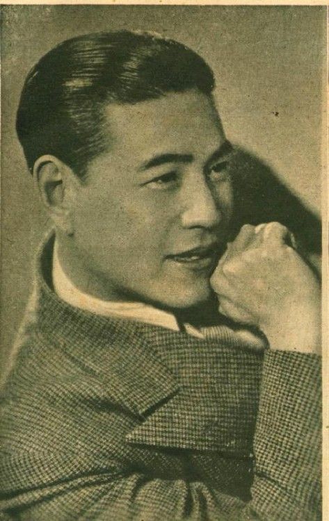 1928年后因在新人,耐梅等影片公司主演影片《小侦探》和《奇女子》而